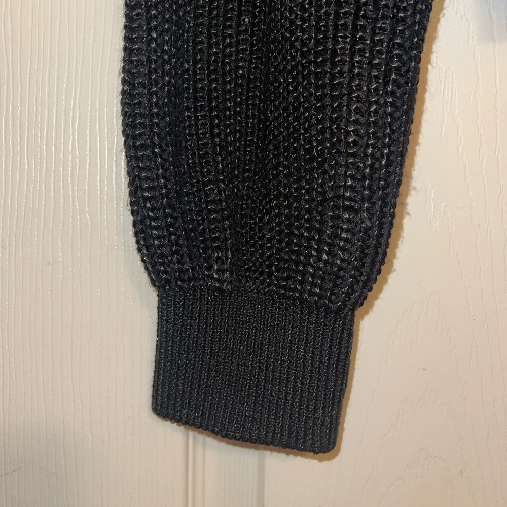 Cropped Sweater - Picture 5 of 5